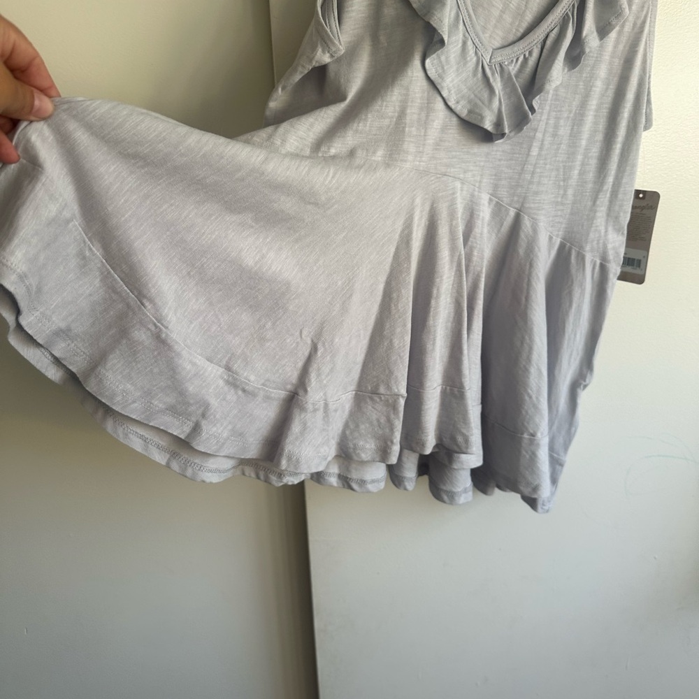 Wrangler Light Gray Ruffle V-Neck Tank Top - Picture 4 of 9